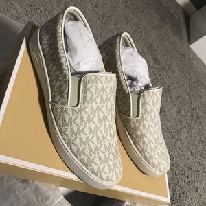 MK Keaton Slip On’s